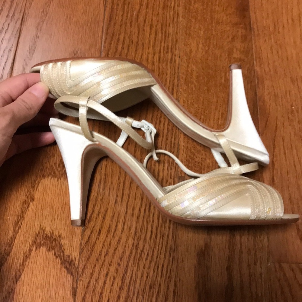 Michaelangelo satin ankle strap bridal sandals - Picture 3 of 10